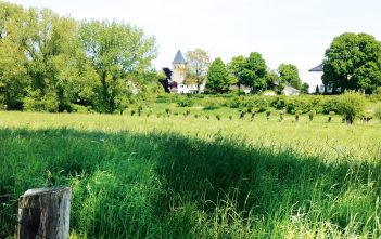 Rheinorte (10): Wittlaer – von der Idylle zum Immobilien-Eldorado Witttlaer - Blick vom Leinpfad auf den Ort