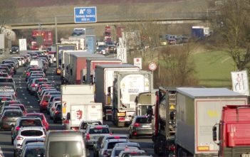 Stau auf der Brückenzufahrt (Quelle: homburgerstoerenfried.de)