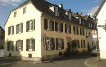 Rheinorte (13): Urdenbach, das Dorf mit Herz und Kämpe und Altrhein An der Angerstraße in Urdenbach