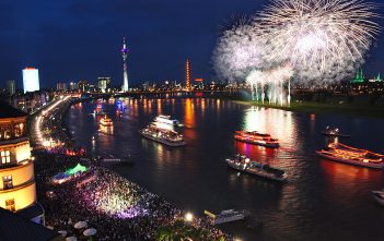 Schifffahrt zum Japan-Feuerwerk (Quelle: düsseldorf tourismus)