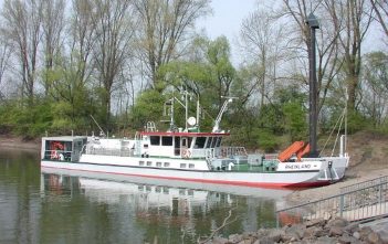 Schiffsporträts (29): Mess- und Peilschiff Rheinland – das Boot mit dem Ankerpfahl Die Rheinland, ein Mess- und Peilschiff des WSA Duisburg