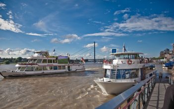 Schiffsporträts (16): MS Düsseldorf – die Schönheit mit der LED-Wand MS Düsseldorf - das Schiff mit der markanten LED-Wand