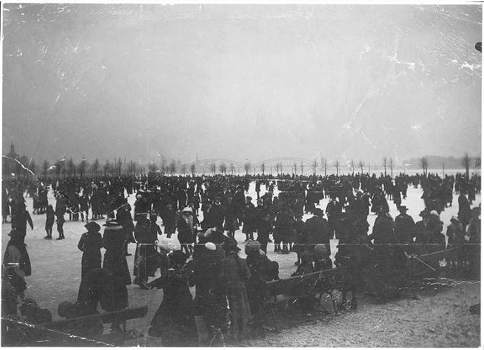 8 Februar Der Rhein Ist Zugefroren Ganz Zugefroren Rhein